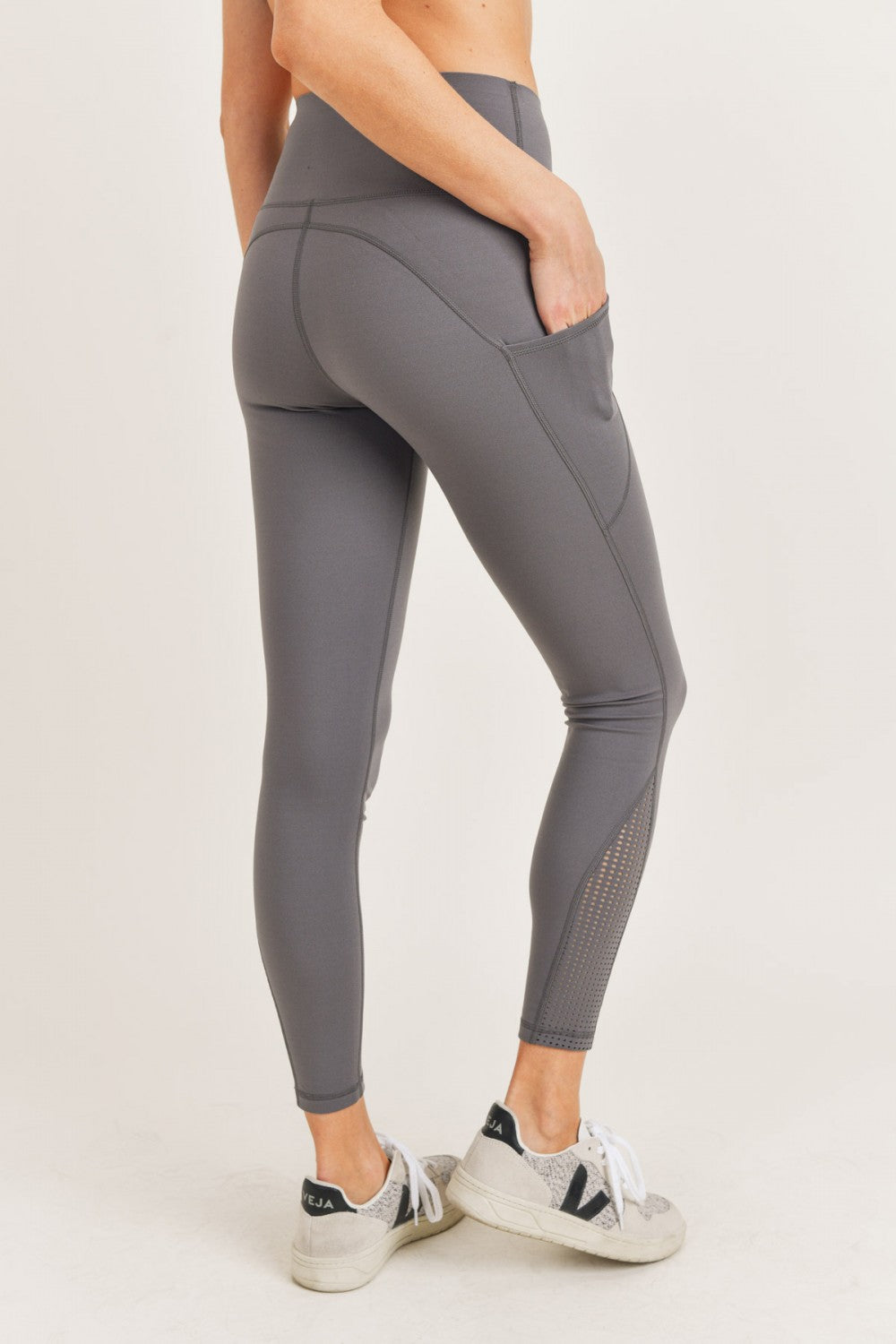 Performance Pocket Perforated Leggings