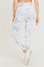 Load image into Gallery viewer, Ice Camo Leggings
