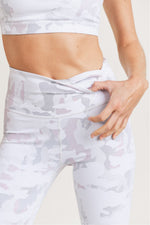 Load image into Gallery viewer, Pink Dawn Camo Leggings
