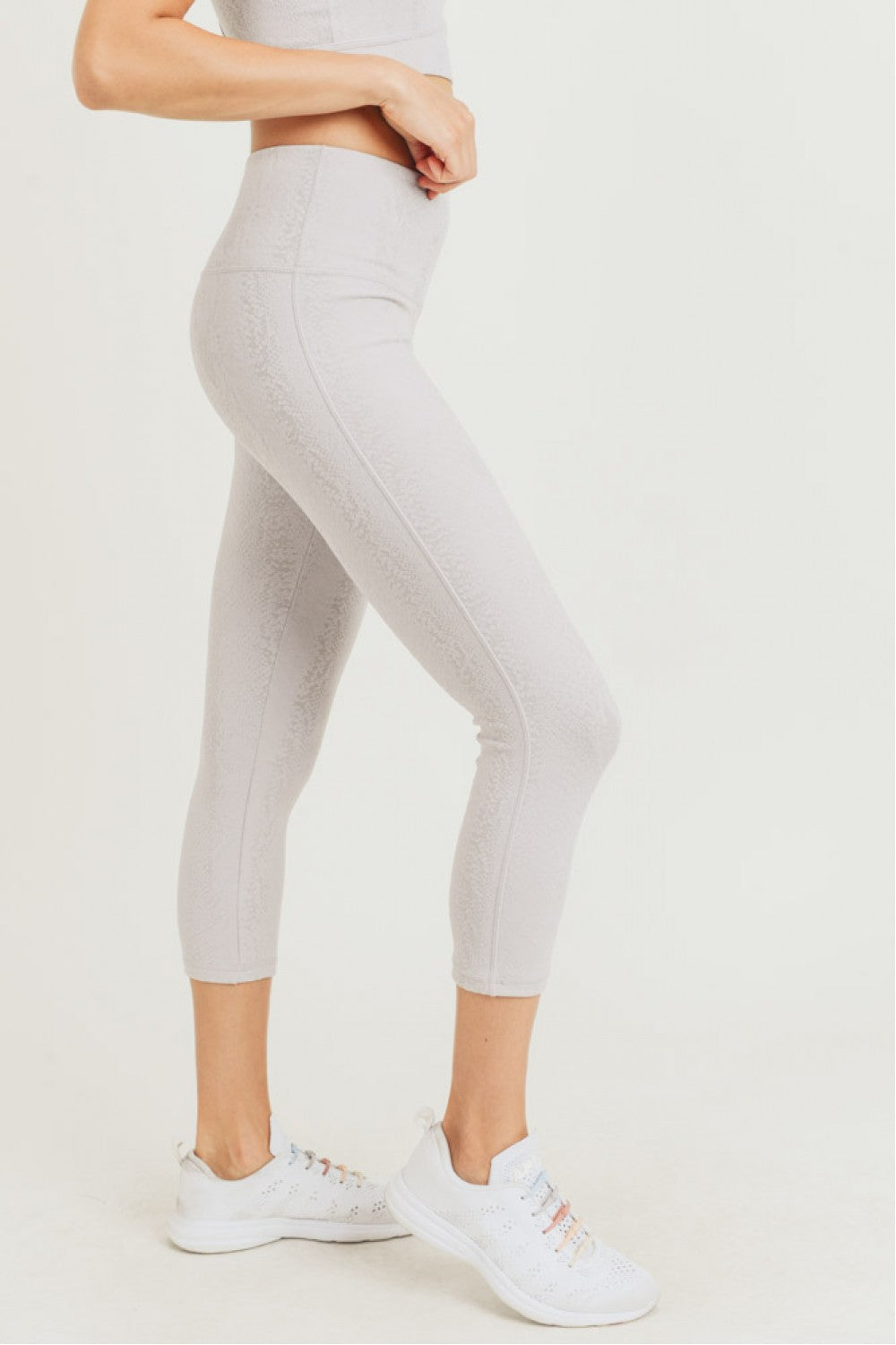 Textured Snake Capri Leggings