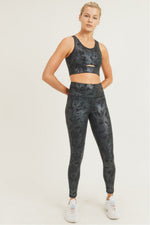 Load image into Gallery viewer, Black Foil Camo Leggings
