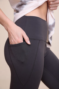 Demi Capri Leggings